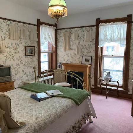 Hellman Guest House